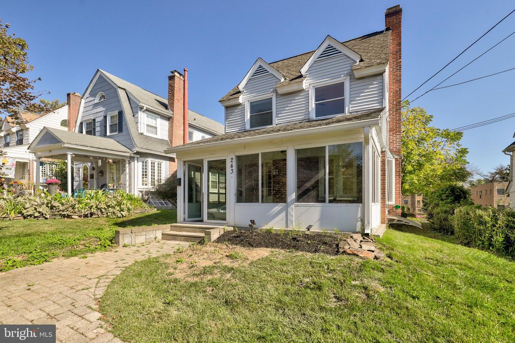 Photo of 243 Rock Glen Road, WYNNEWOOD, PA 19096 (MLS # PAMC2158094)
