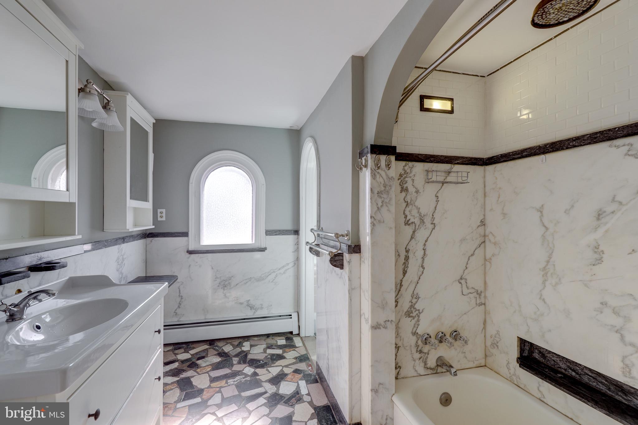 WAYNEWOOD - Residential