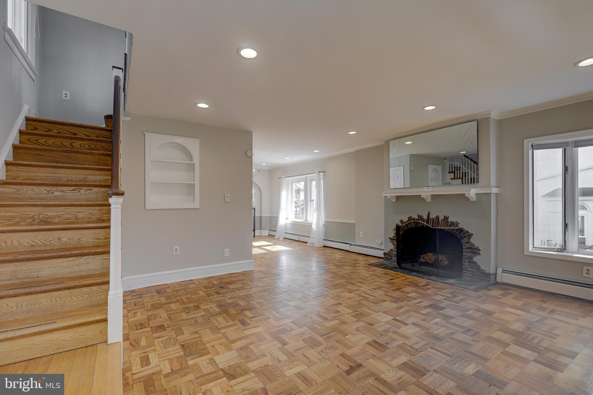 WAYNEWOOD - Residential