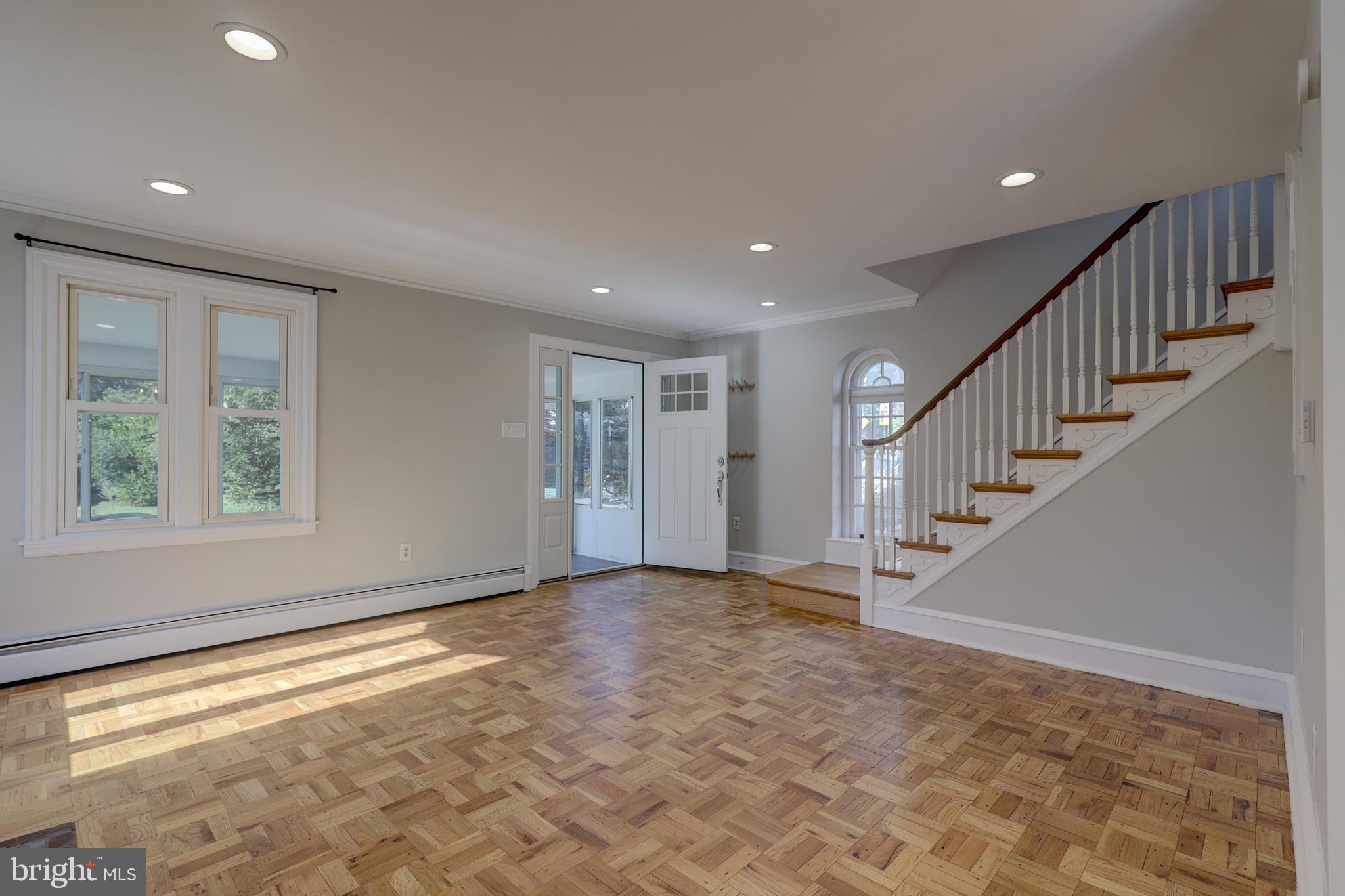 WAYNEWOOD - Residential