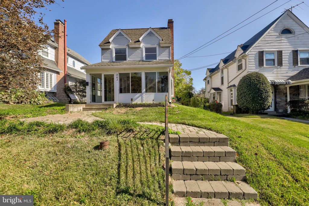 Photo of 243 Rock Glen Road, WYNNEWOOD, PA 19096 (MLS # PAMC2158094)