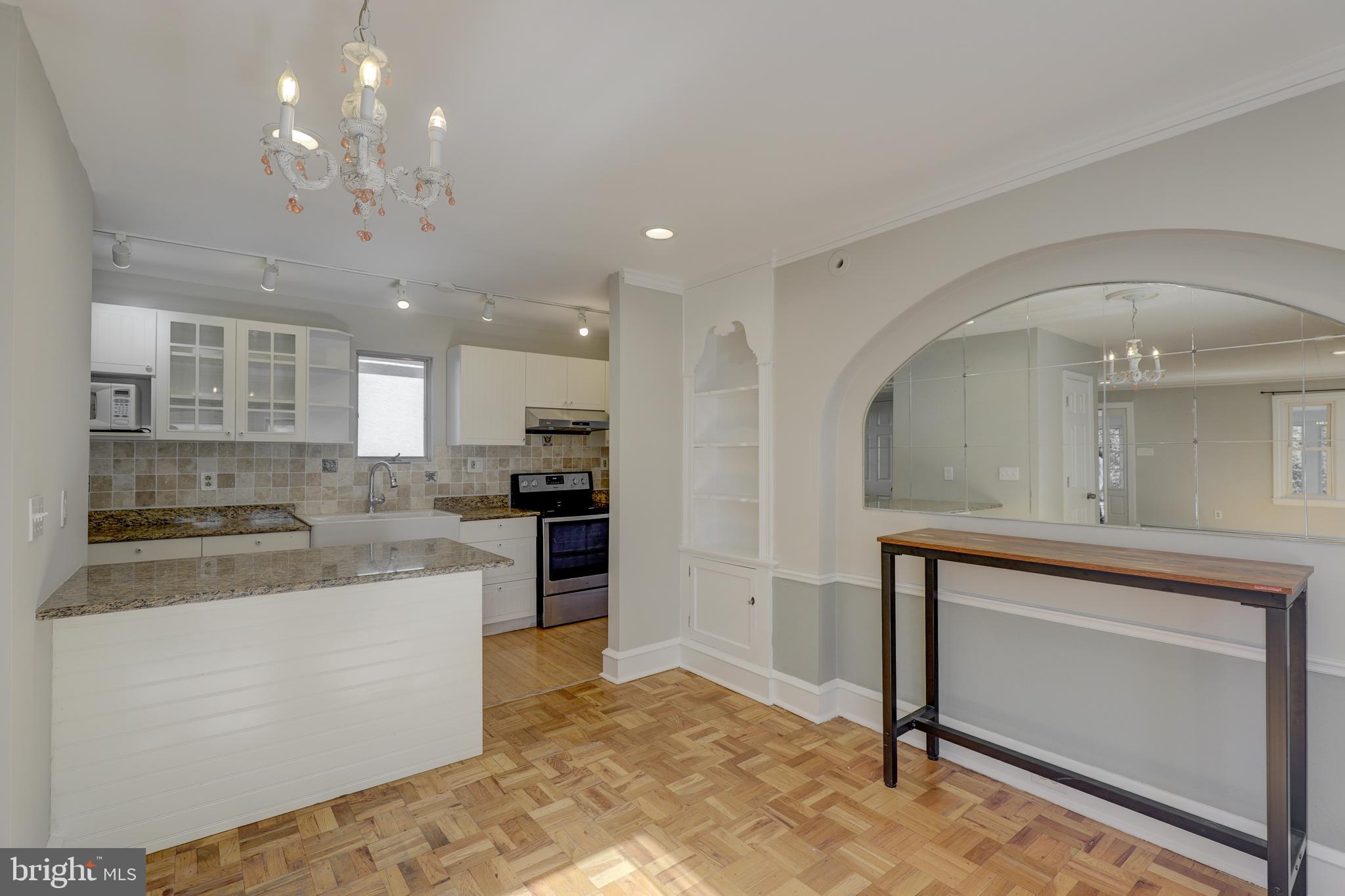 WAYNEWOOD - Residential