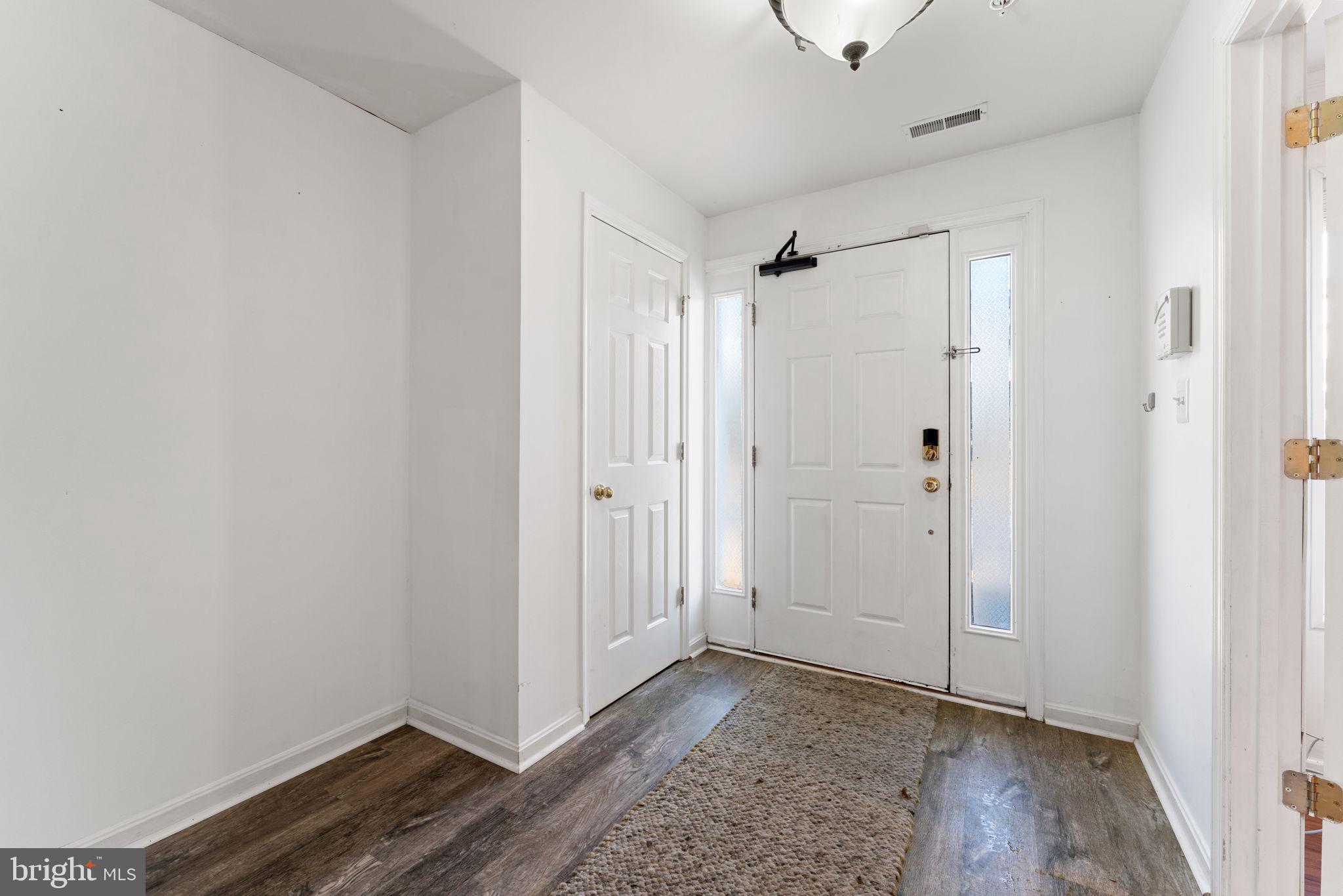 24 BUTTONWOOD COURT
