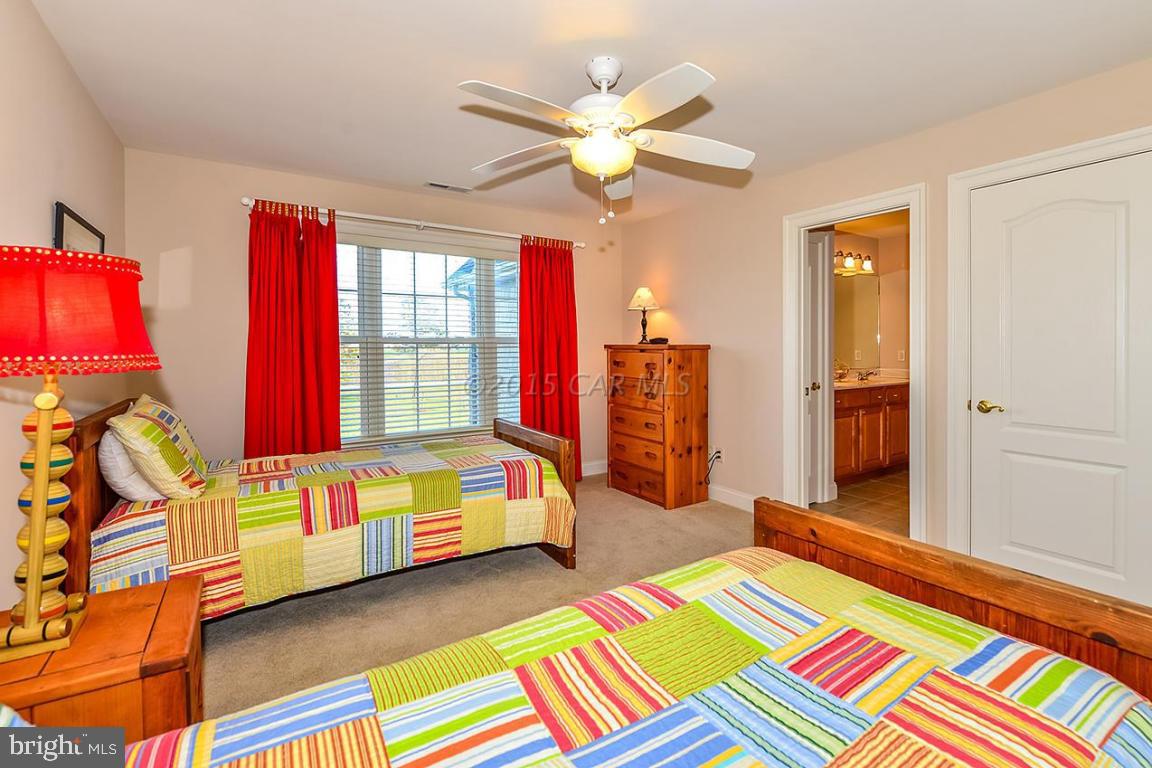 LIGHTHOUSE SOUND - Residential