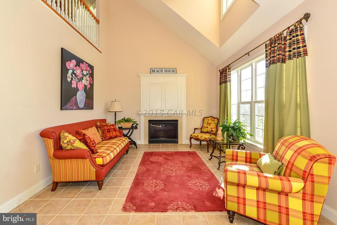 LIGHTHOUSE SOUND - Residential