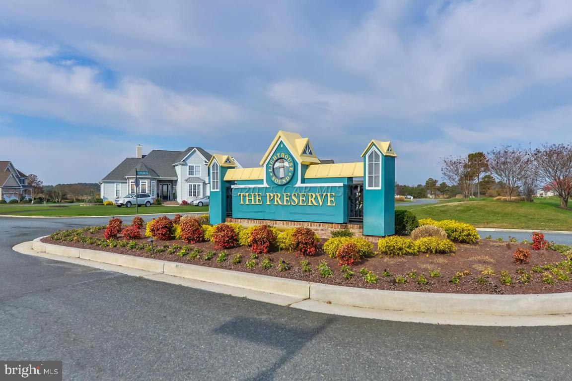 LIGHTHOUSE SOUND - Residential