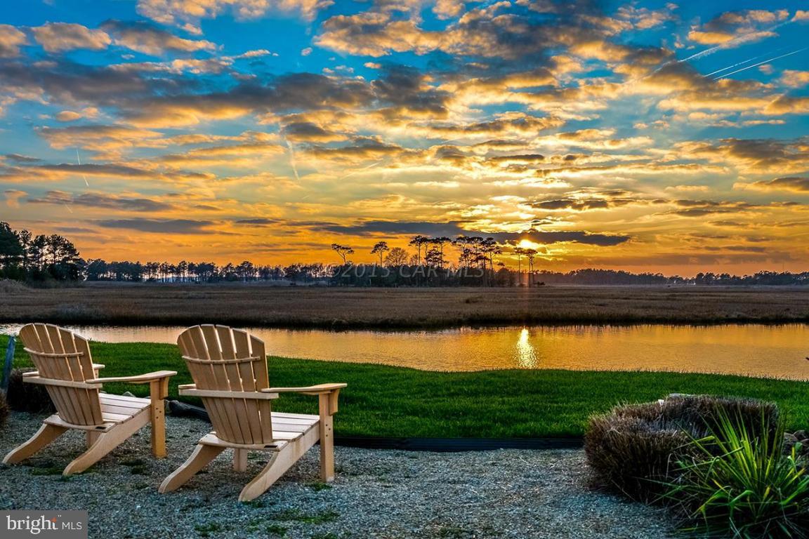 LIGHTHOUSE SOUND - Residential