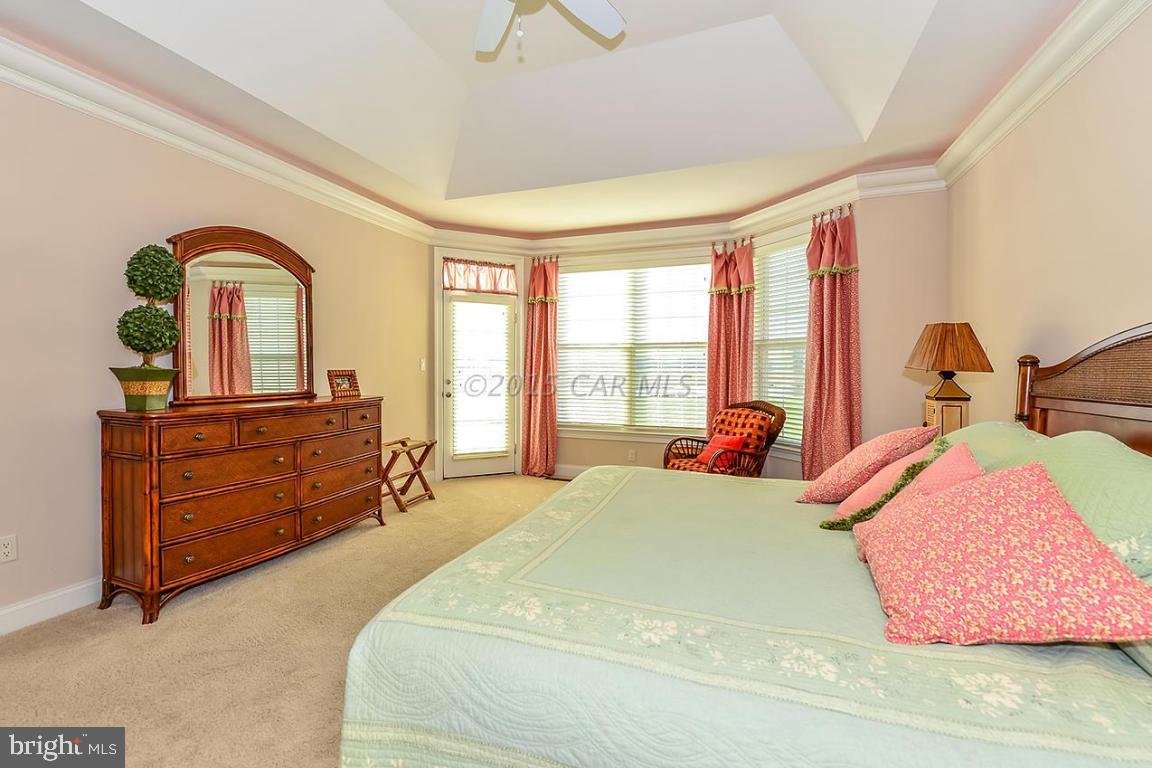 LIGHTHOUSE SOUND - Residential