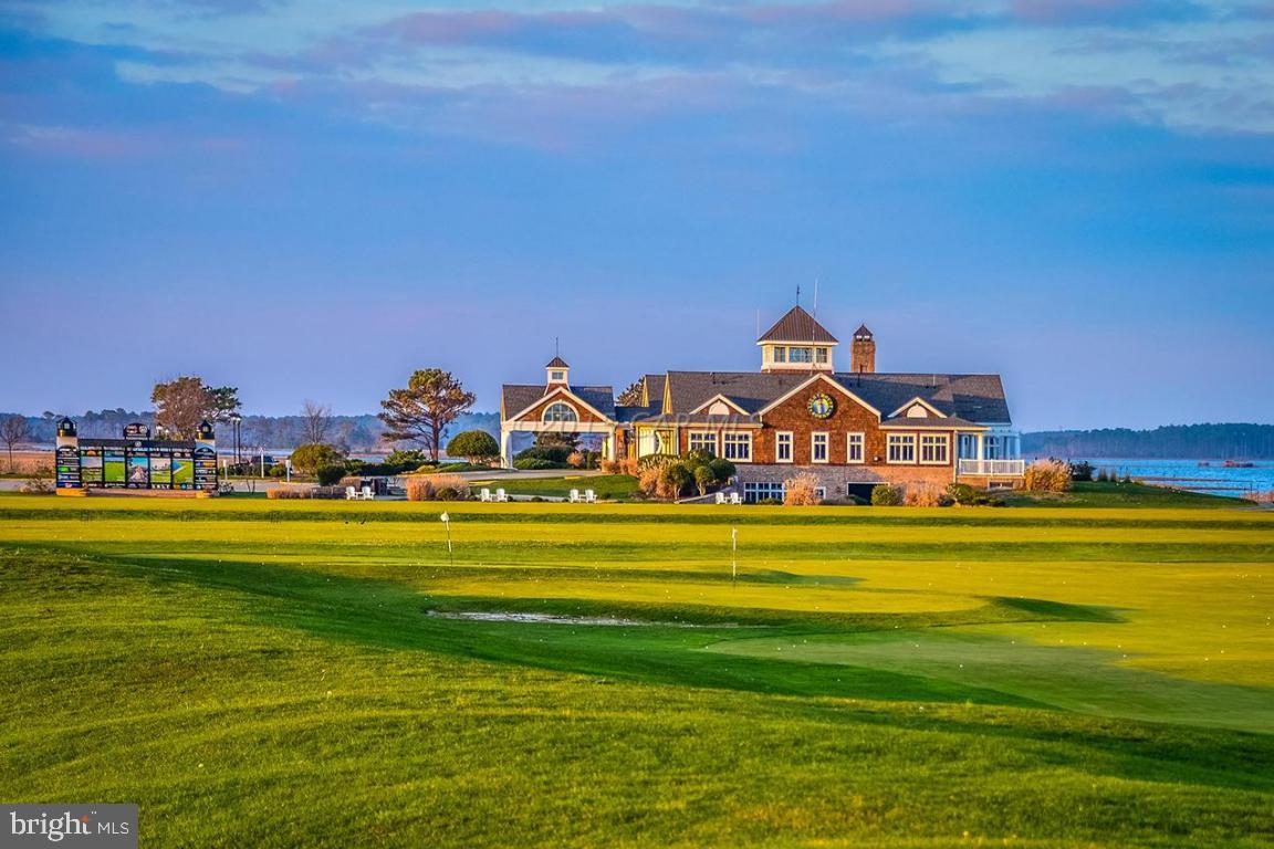 LIGHTHOUSE SOUND - Residential