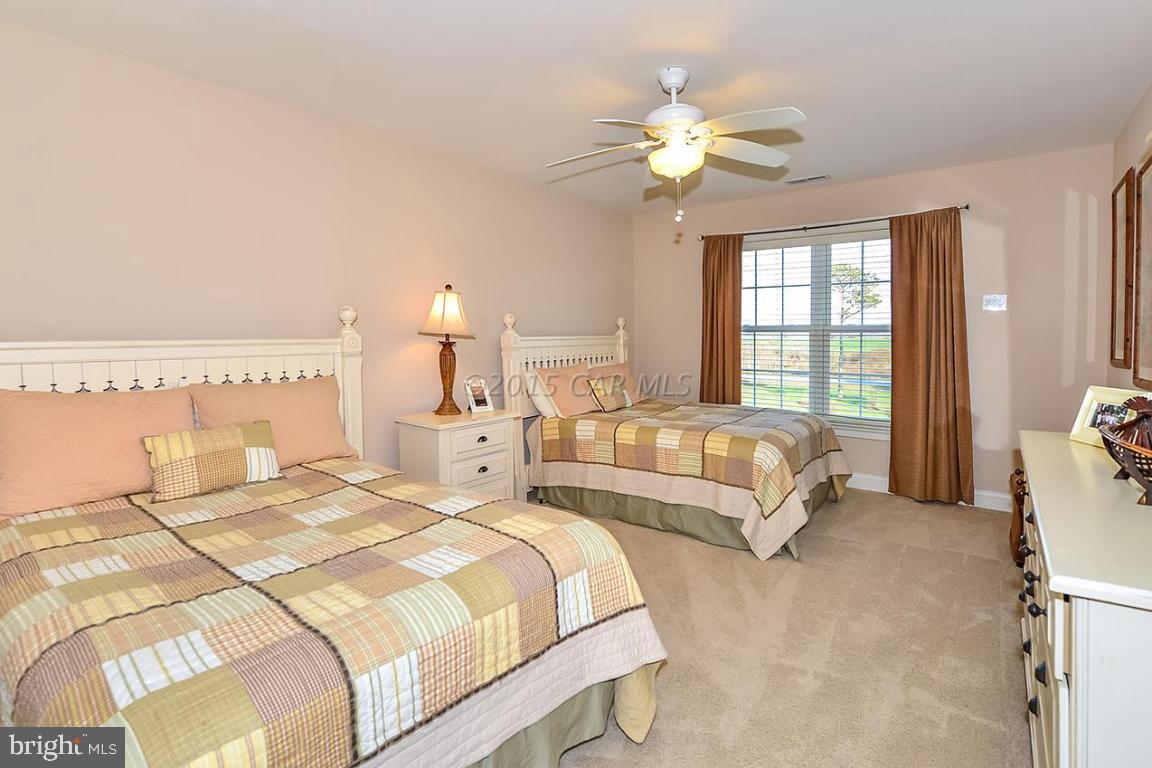 LIGHTHOUSE SOUND - Residential