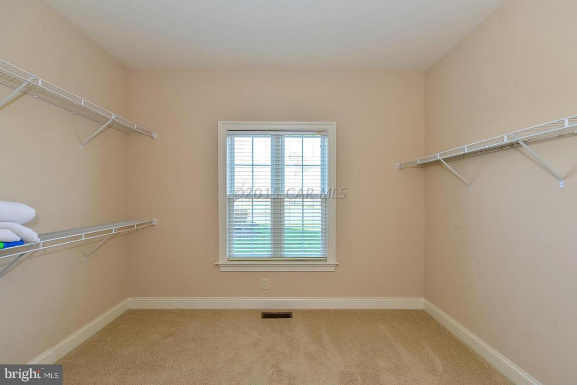 LIGHTHOUSE SOUND - Residential