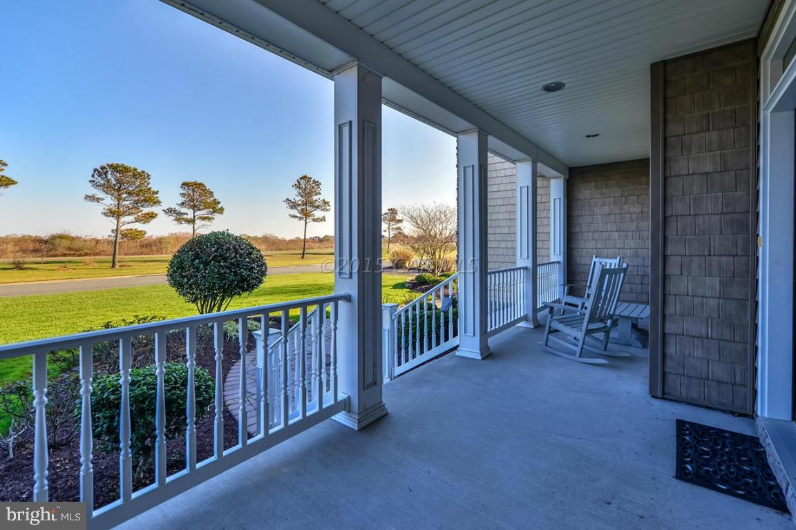 LIGHTHOUSE SOUND - Residential