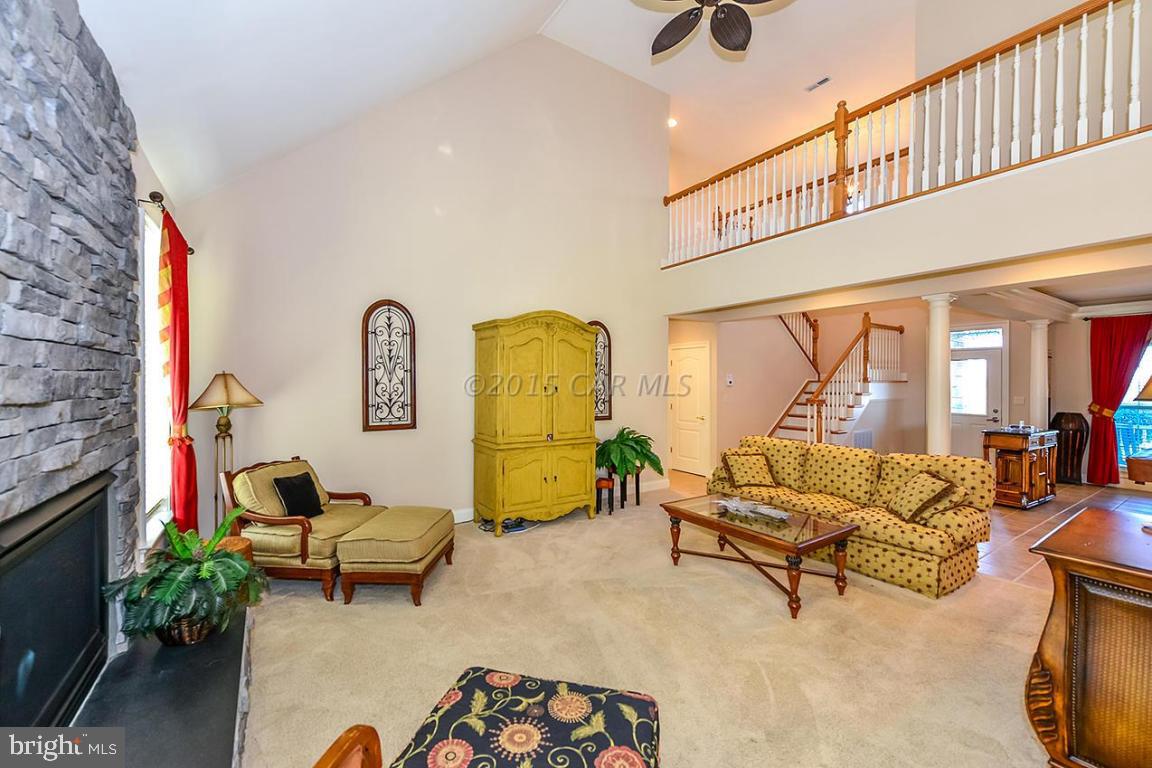 LIGHTHOUSE SOUND - Residential