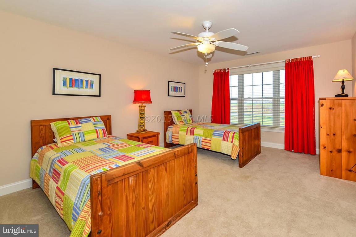 LIGHTHOUSE SOUND - Residential