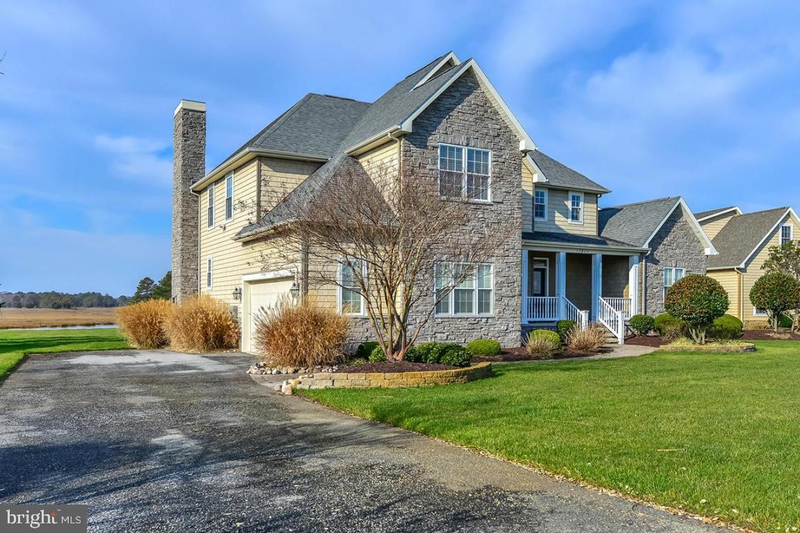 LIGHTHOUSE SOUND - Residential