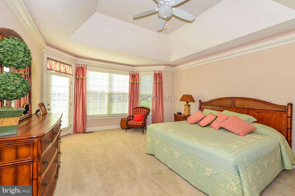 LIGHTHOUSE SOUND - Residential