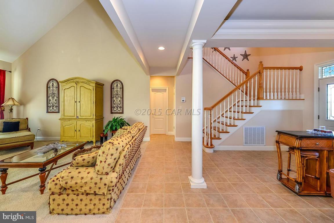 LIGHTHOUSE SOUND - Residential