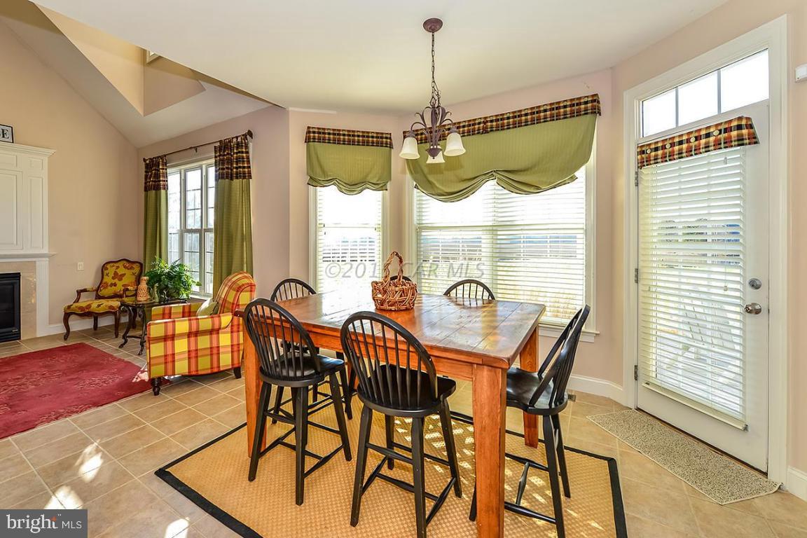 LIGHTHOUSE SOUND - Residential