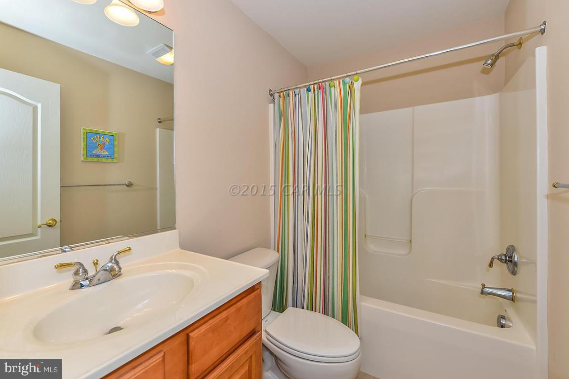 LIGHTHOUSE SOUND - Residential