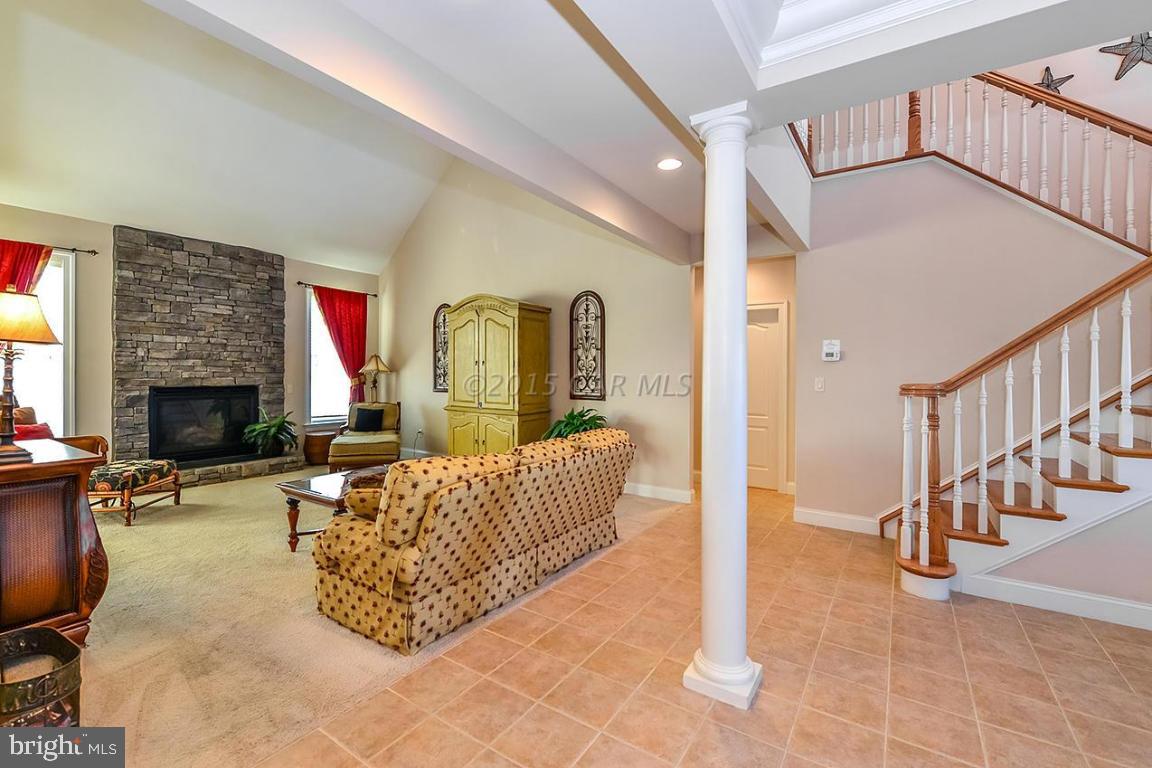 LIGHTHOUSE SOUND - Residential