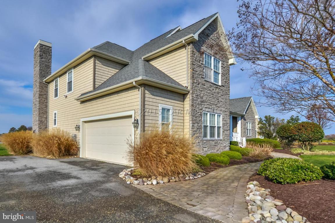 LIGHTHOUSE SOUND - Residential