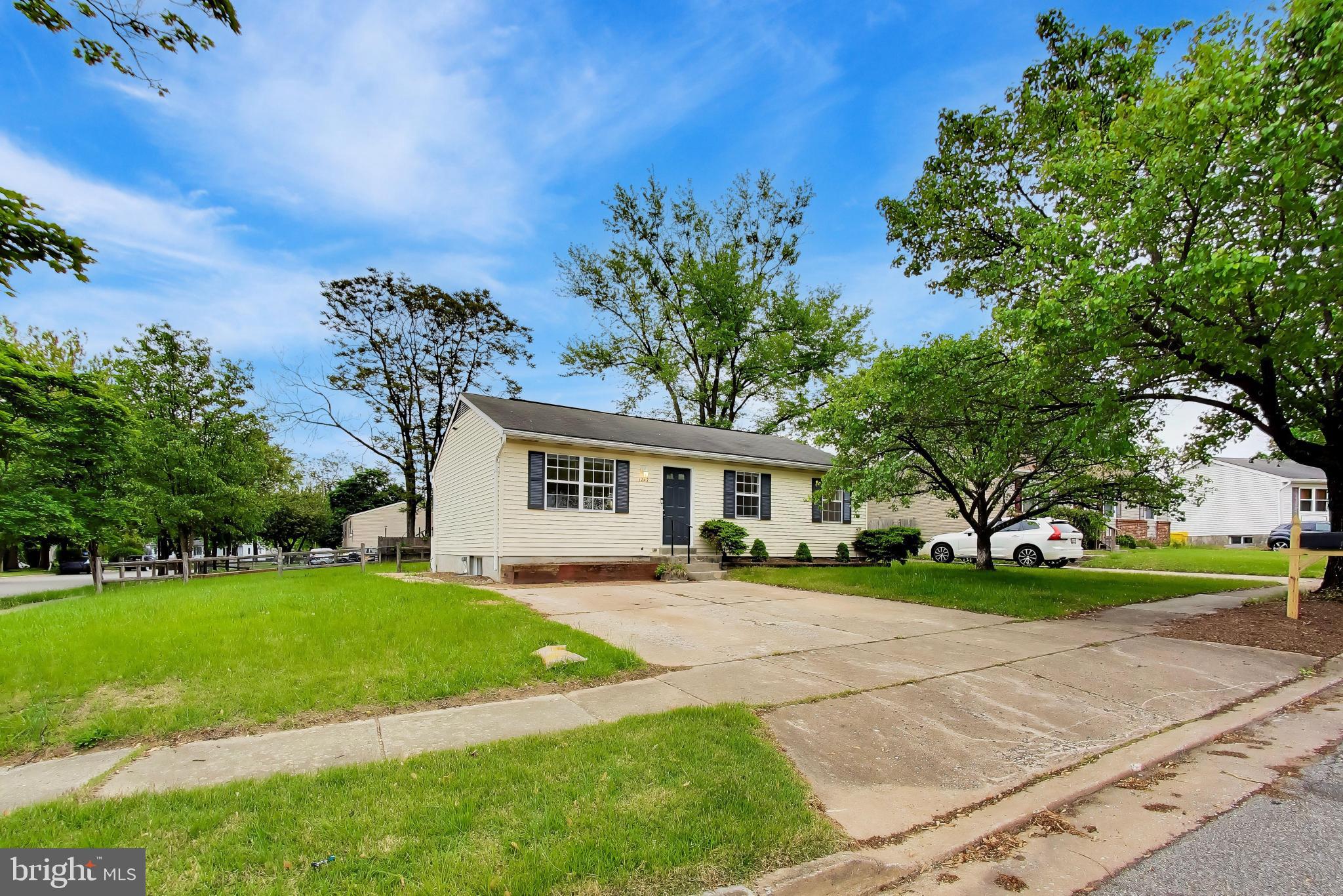 1242 CEDARCLIFF DRIVE