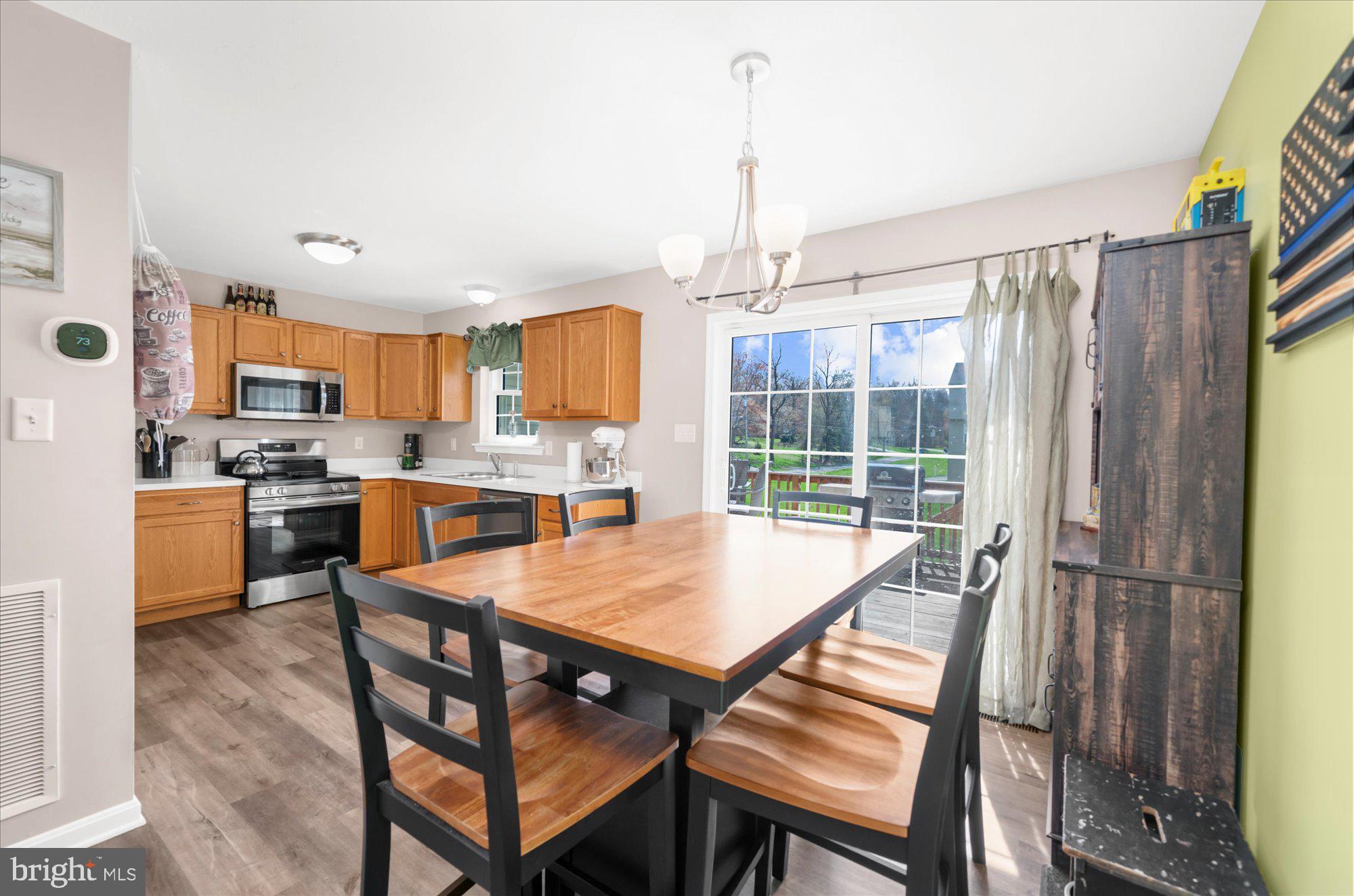 MOUNTAIN SHADOWS - Residential