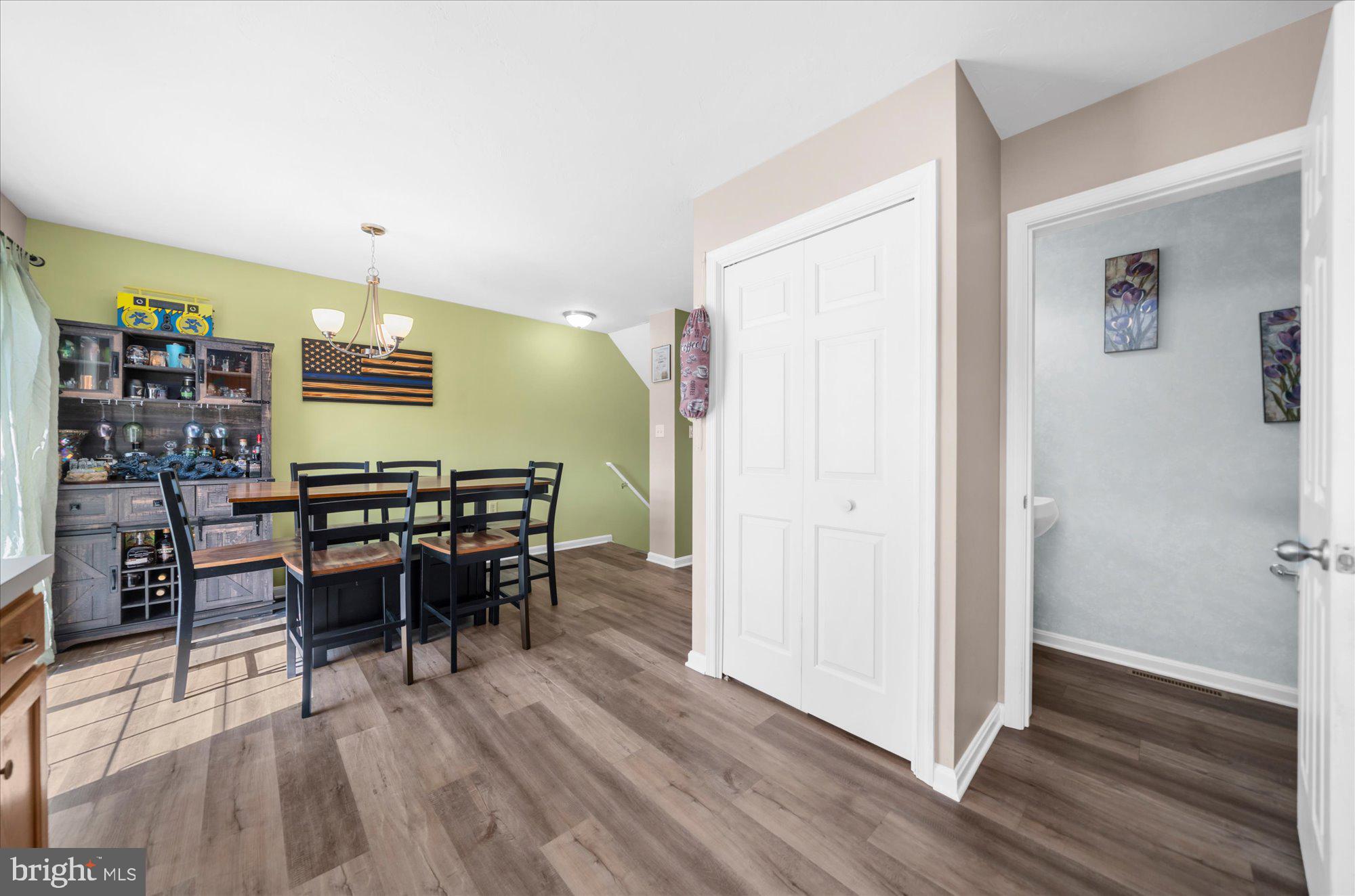 MOUNTAIN SHADOWS - Residential