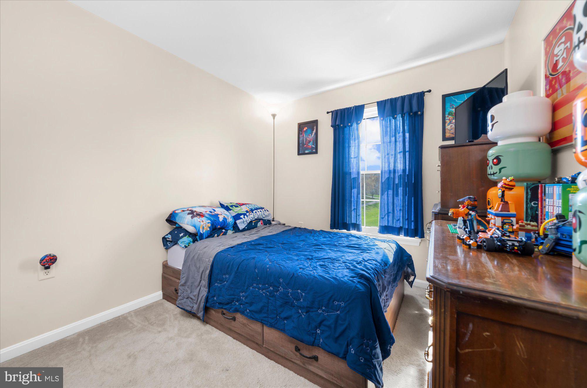 MOUNTAIN SHADOWS - Residential