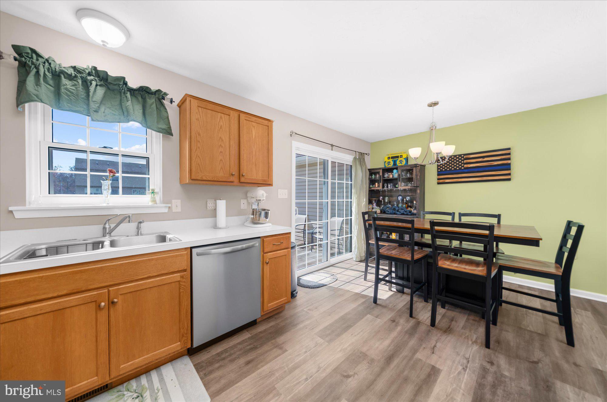 MOUNTAIN SHADOWS - Residential