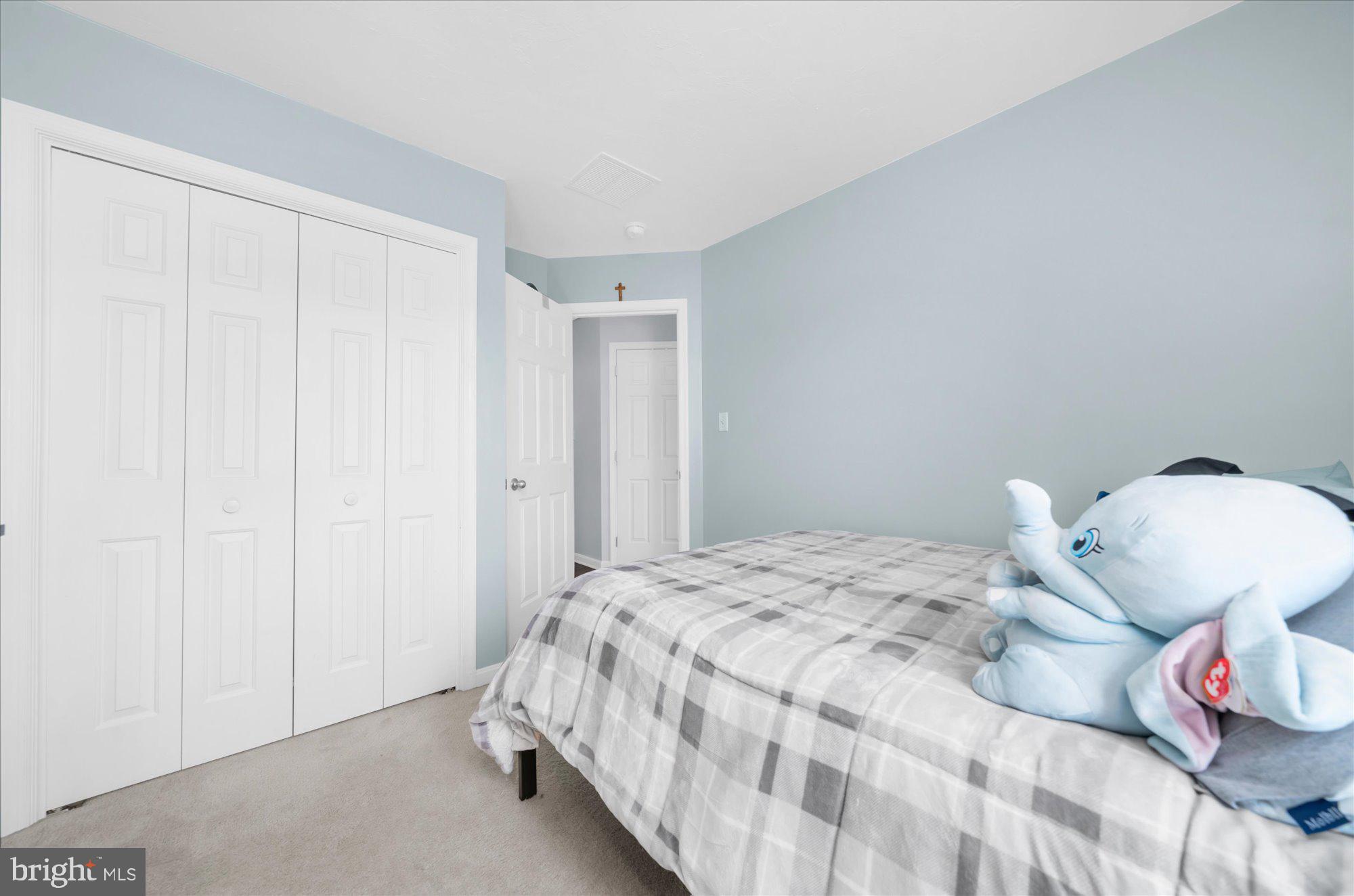 MOUNTAIN SHADOWS - Residential