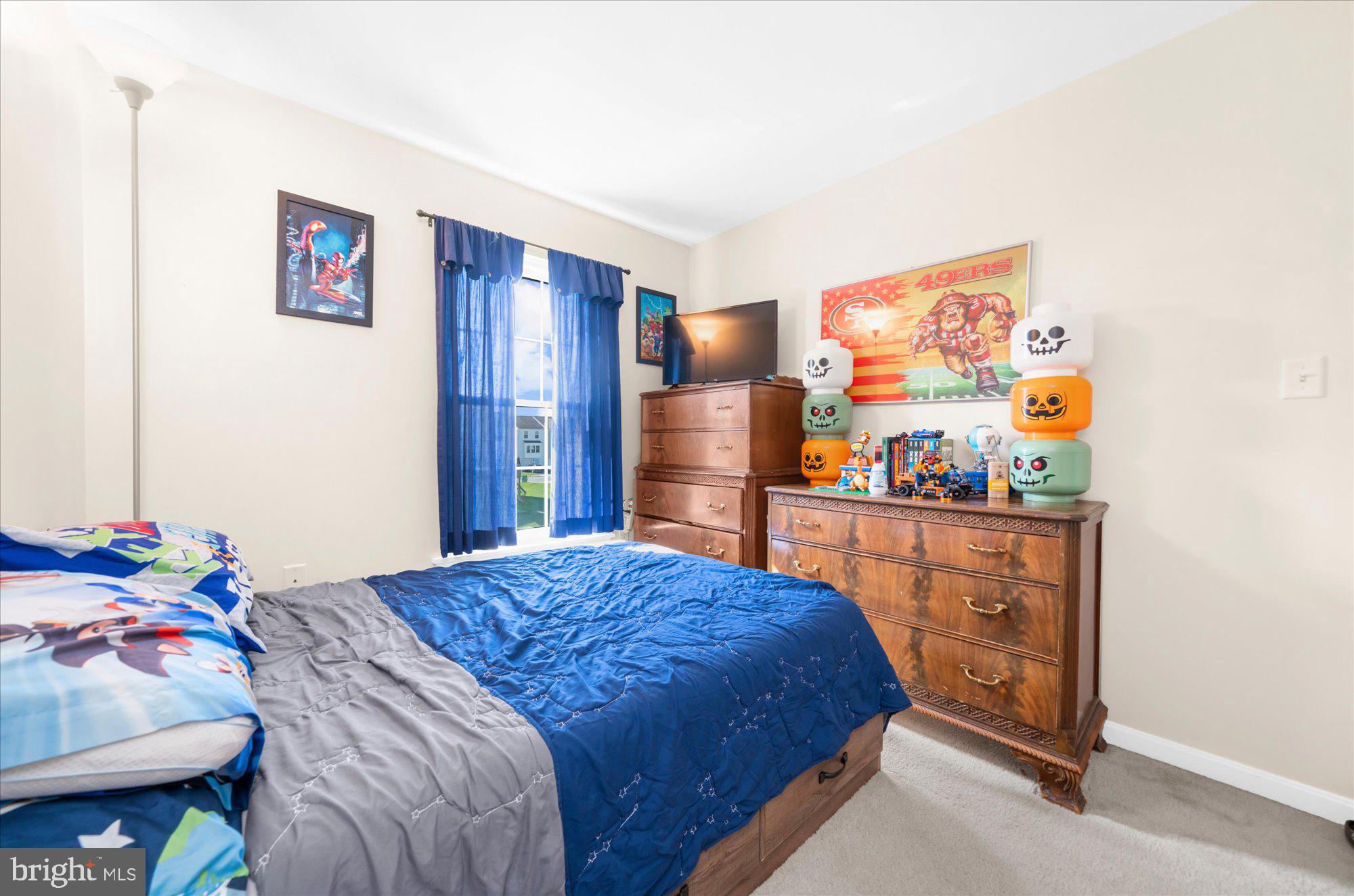 MOUNTAIN SHADOWS - Residential