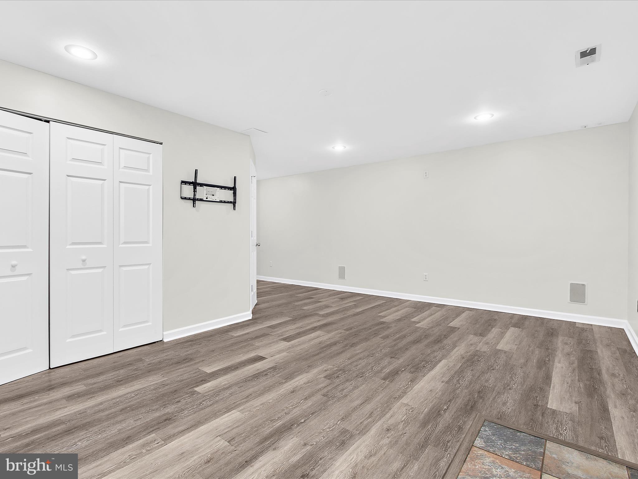 CROFTON VILLAGE - Residential Lease