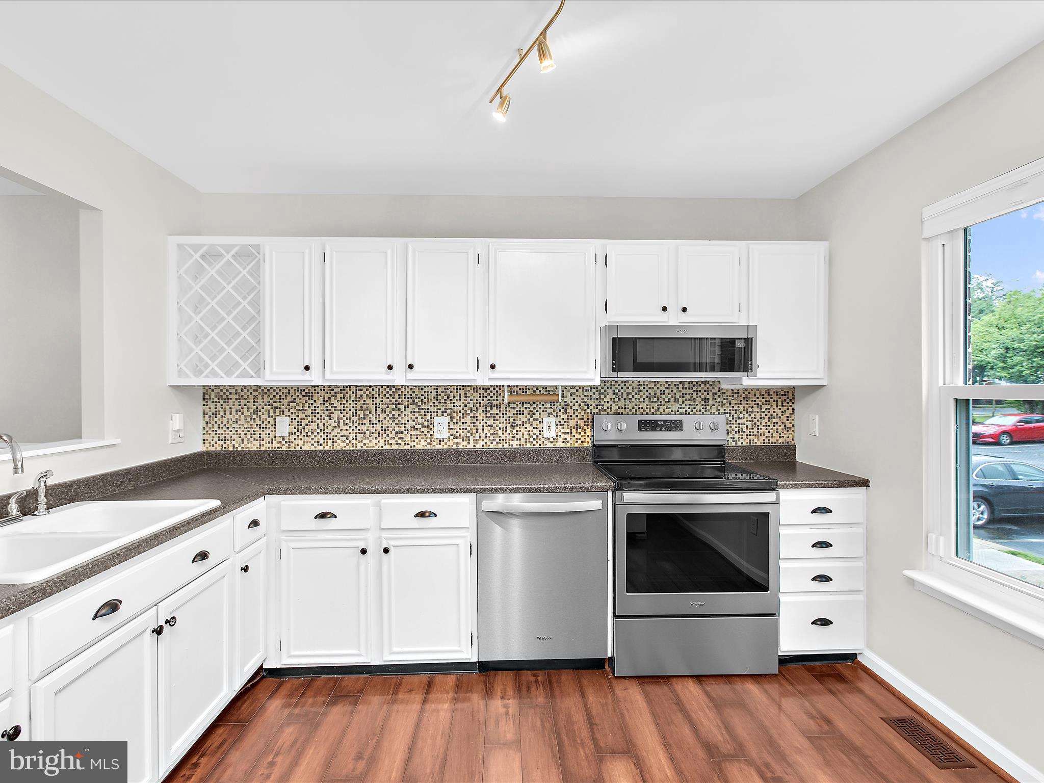 CROFTON VILLAGE - Residential Lease