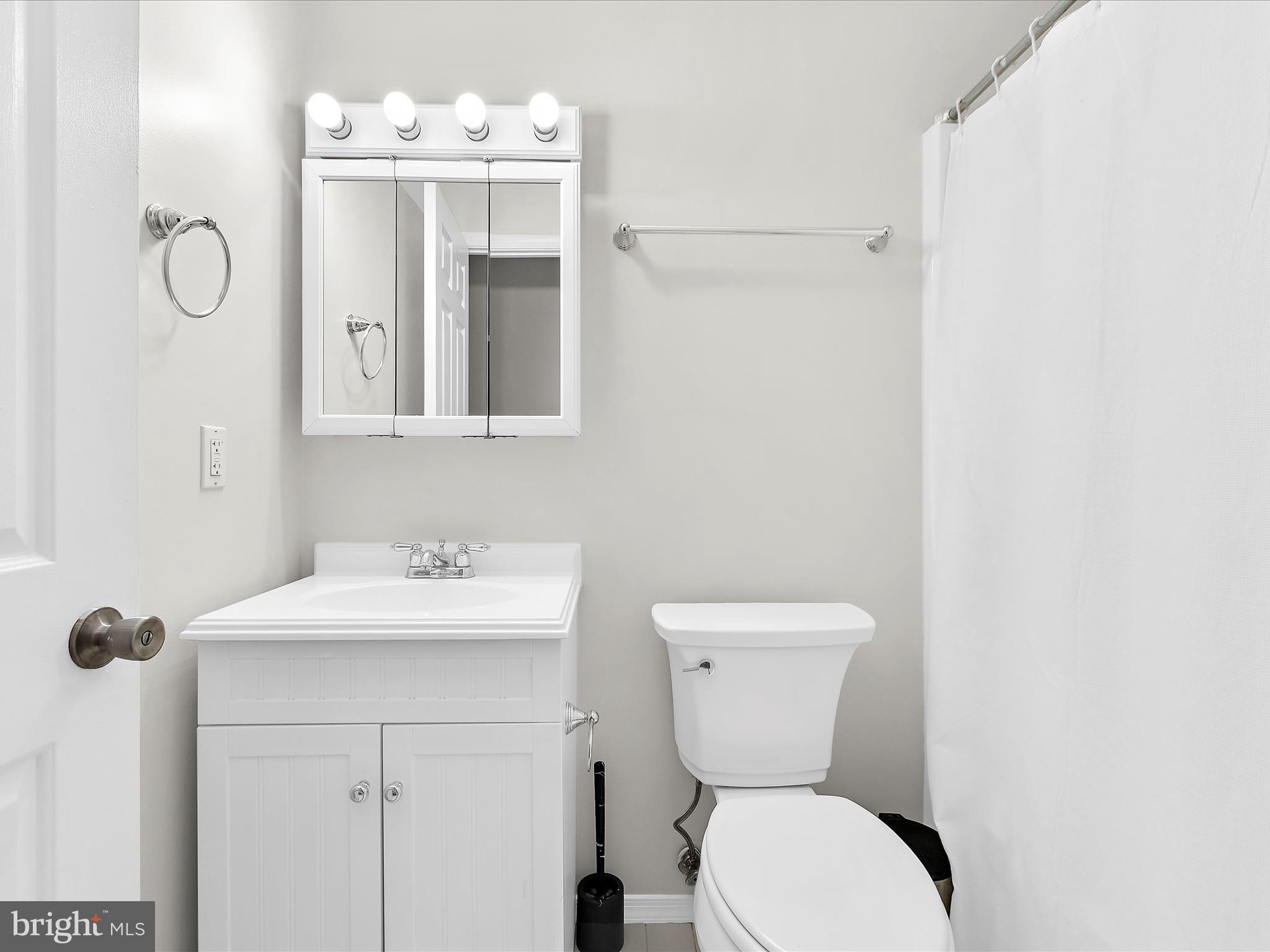 CROFTON VILLAGE - Residential Lease