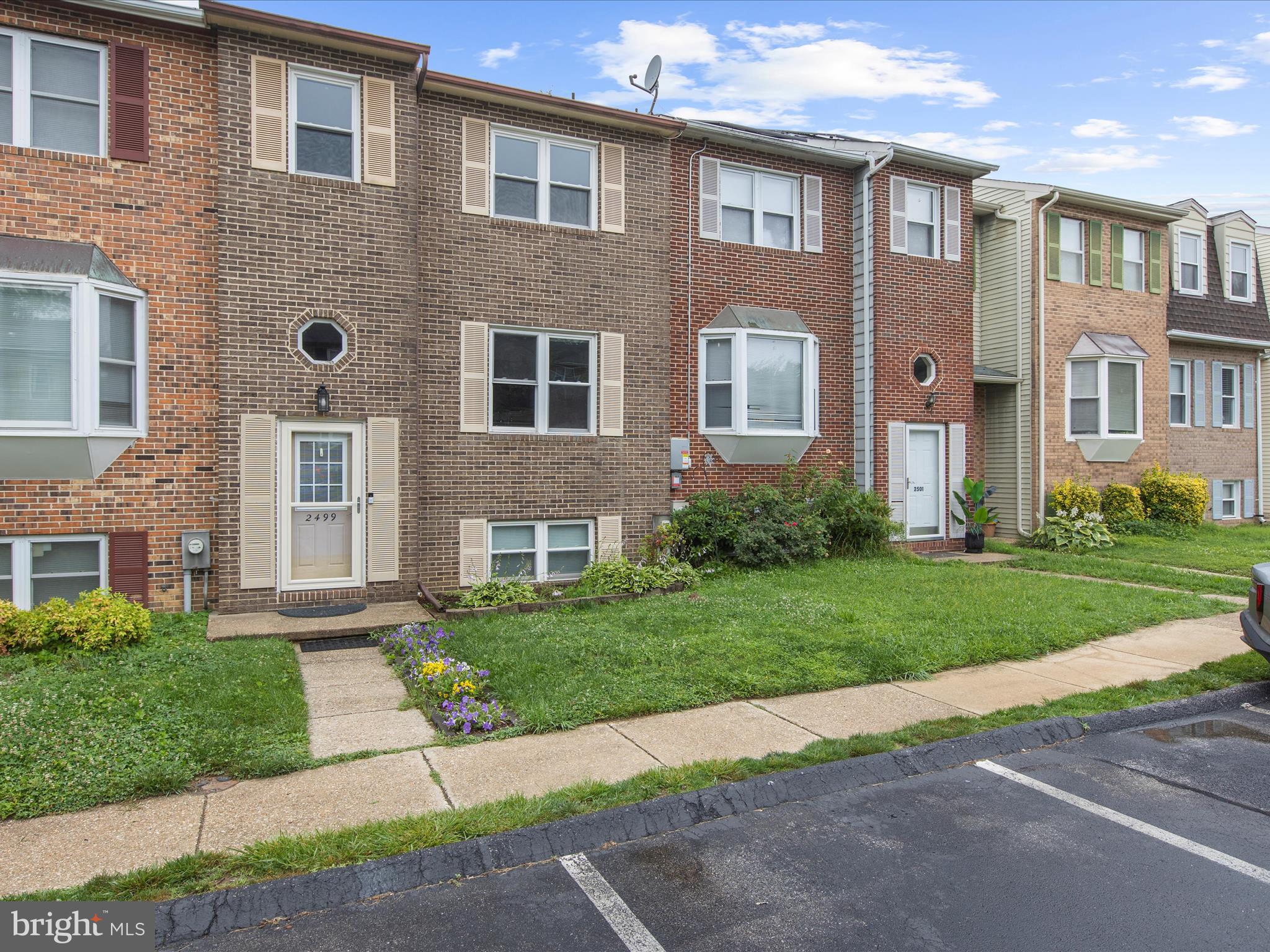 CROFTON VILLAGE - Residential Lease