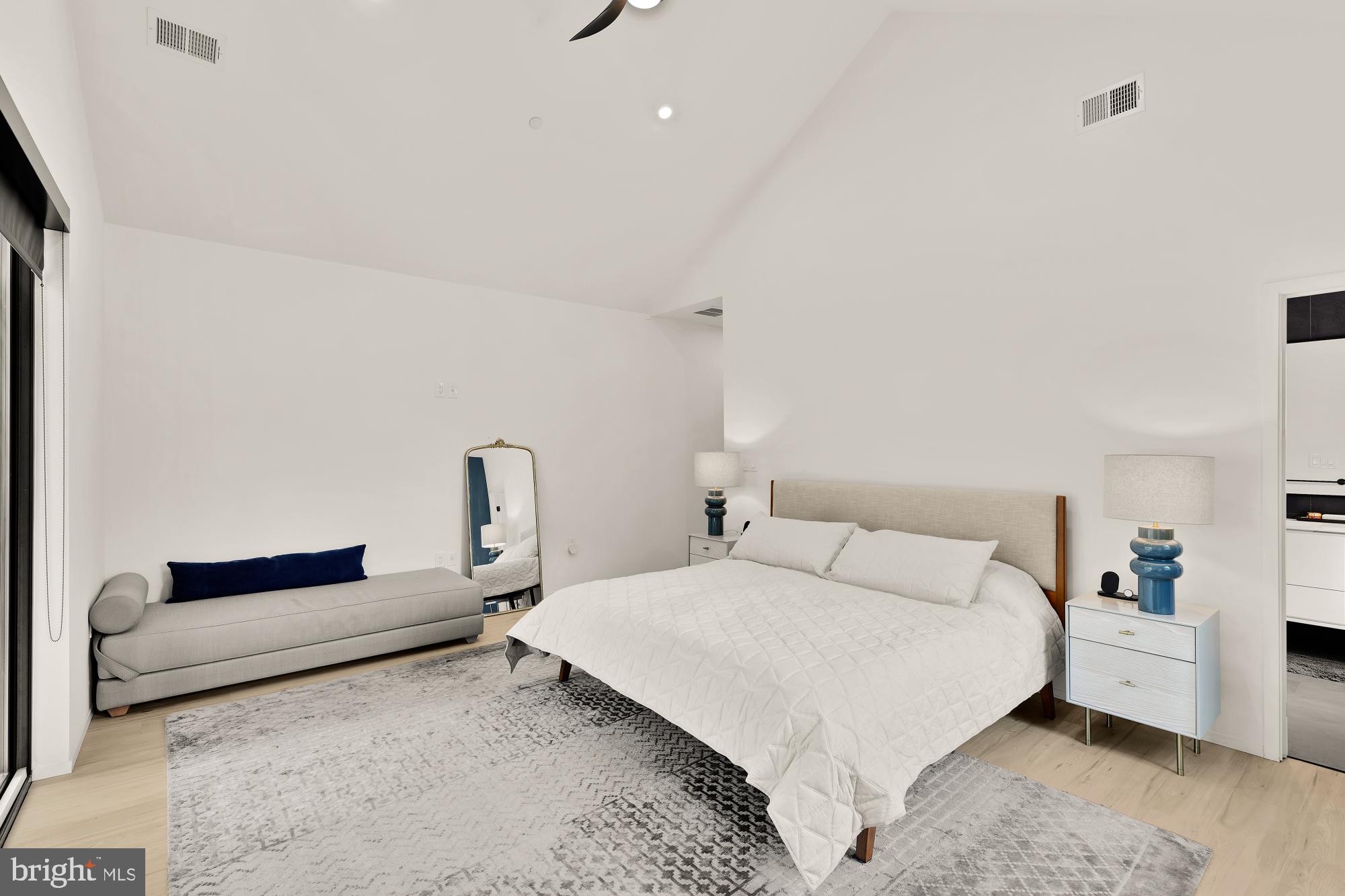 MOUNT RAINIER - Residential