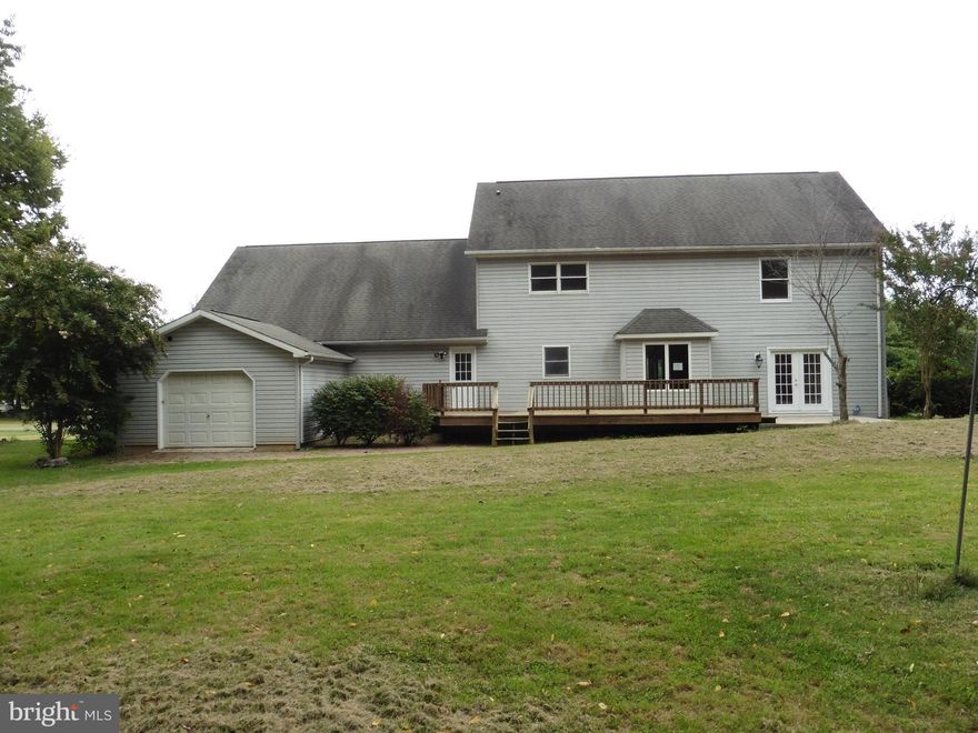 Best location in pristine Spring Mill Farm on 2 acres. New carpet, paint, appliances and fixtures. All the amenities for entertaining including fireplace in family room, patio and deck - green thumb folks will love the garden areas. Huge 3 car garage with 1 car garage behind for storage.  Seller pay up to $500 for Home Warranty-restrictions apply. Sold as-is.