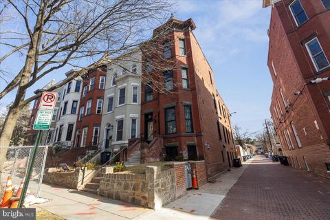 Photo of 3169 18th Street NW, WASHINGTON, DC 20010 (MLS # DCDC2248930)