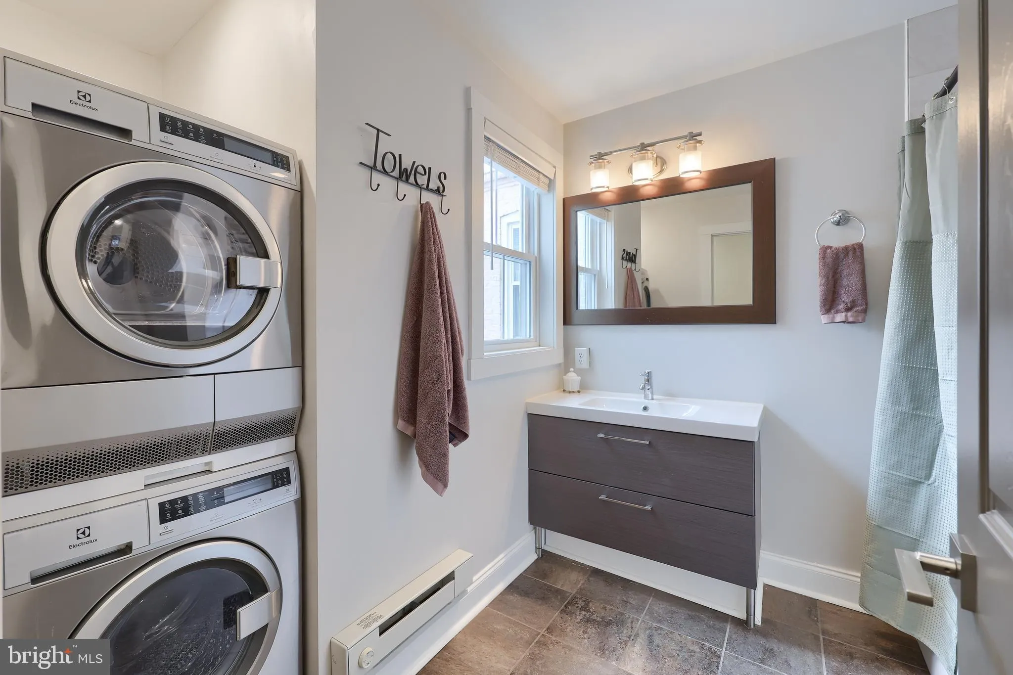 Lancaster, Pennsylvania 17602, United States, 4 Bedrooms Bedrooms, ,3 BathroomsBathrooms,Residential,Active,4435