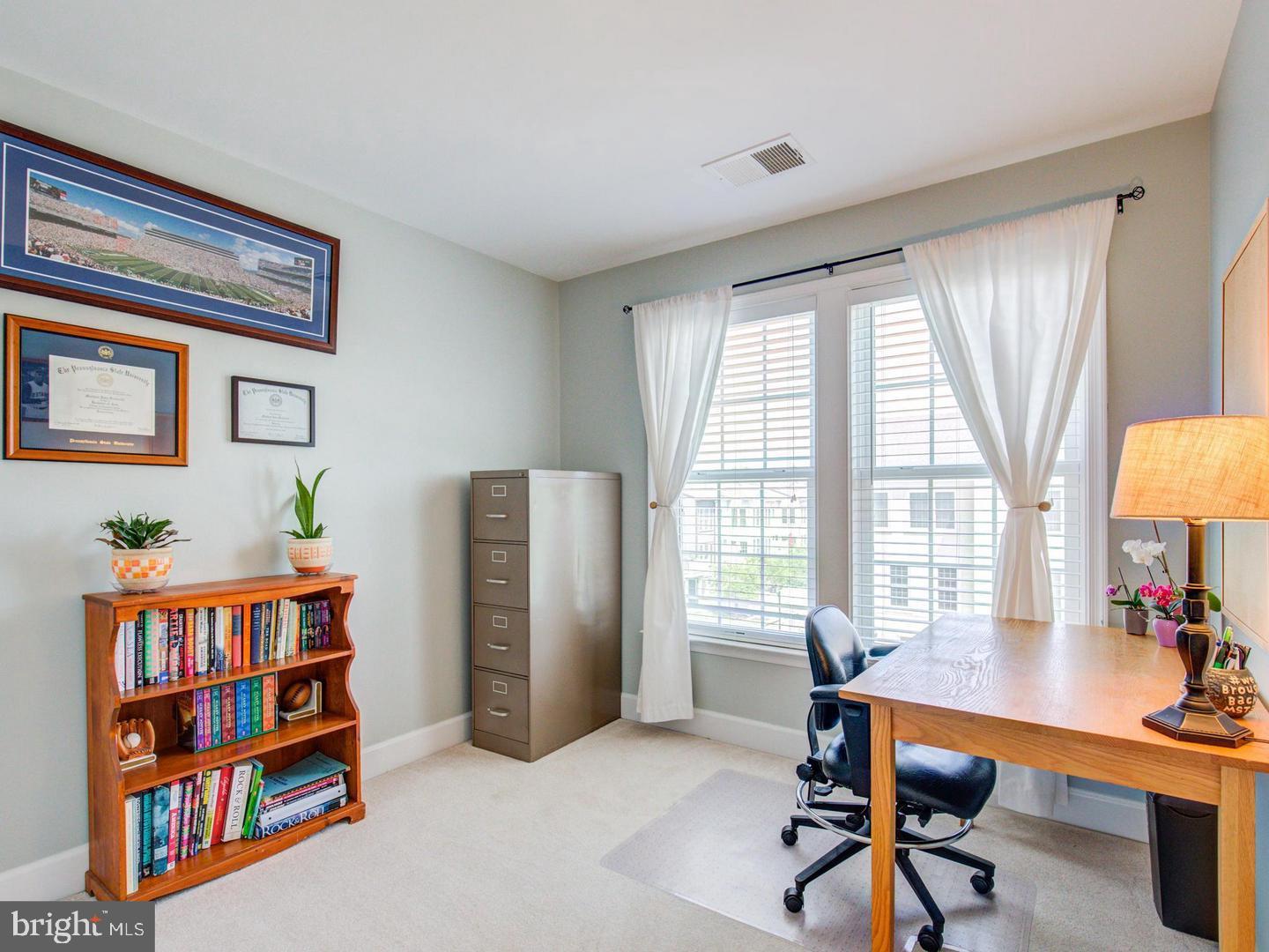 OAKLAWN - Residential Lease