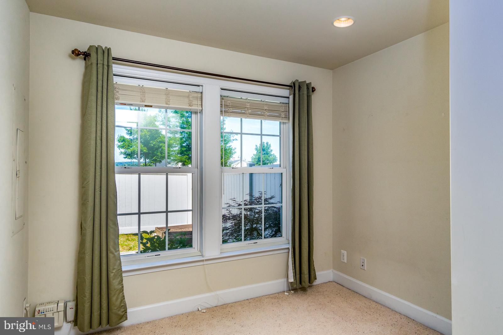 OAKLAWN - Residential Lease