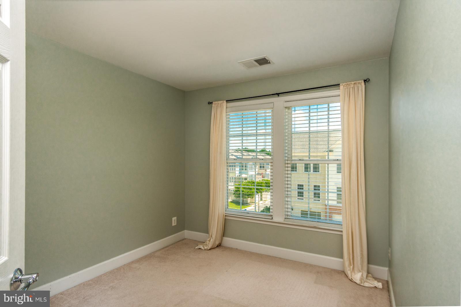 OAKLAWN - Residential Lease