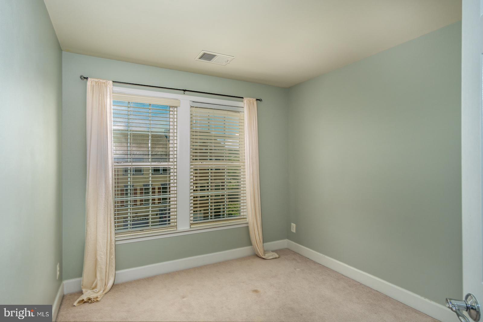 OAKLAWN - Residential Lease