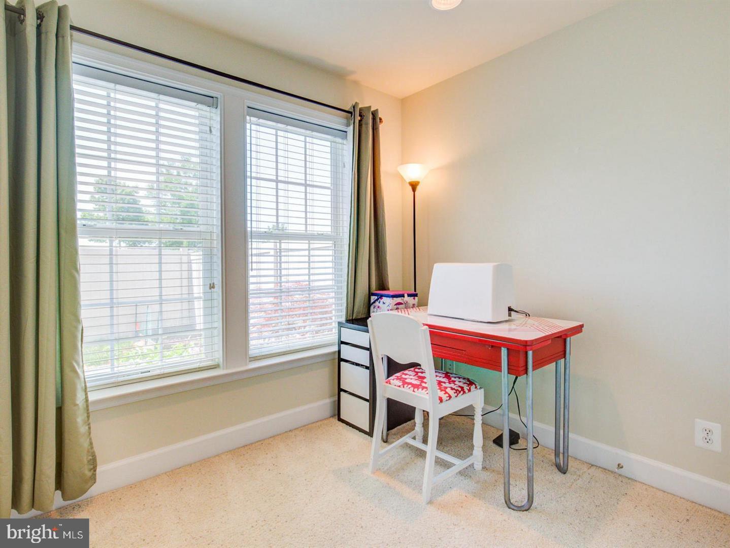 OAKLAWN - Residential Lease