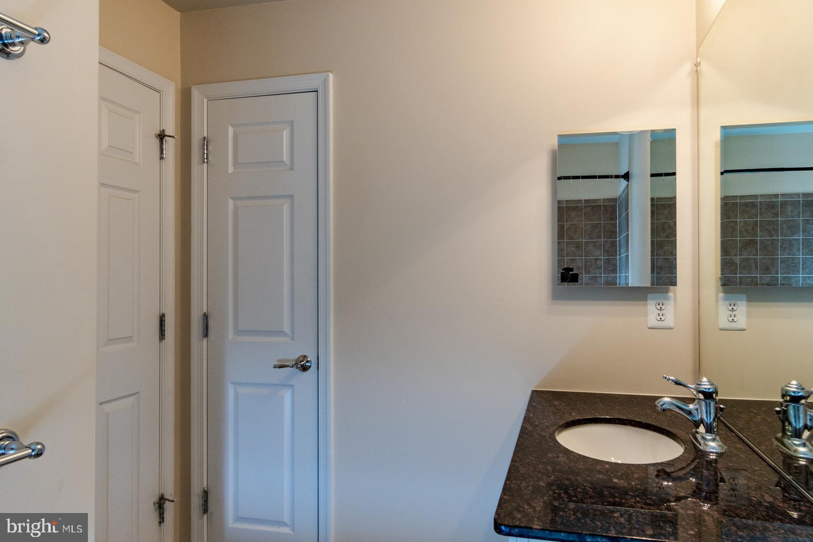 OAKLAWN - Residential Lease