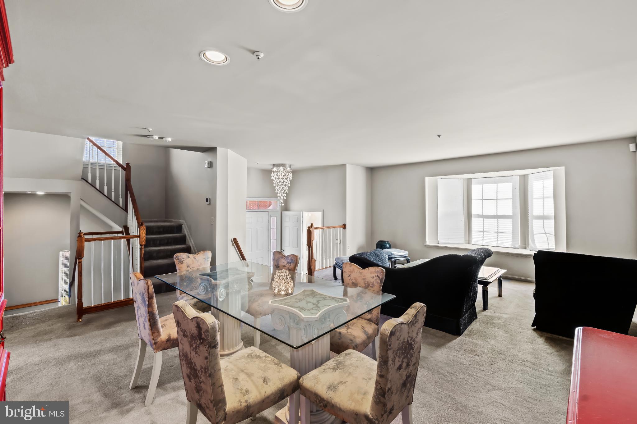 LYONS GATE - Residential