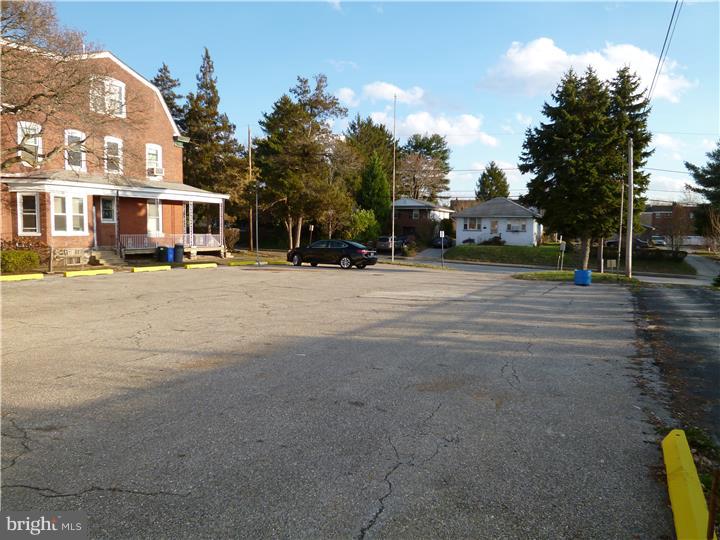 ROXBOROUGH - Commercial Sale