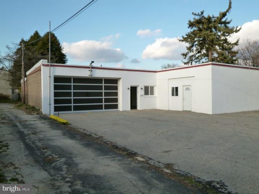 Newly renovated commercial property with great location, with over 20 car parking with great zoning. Property consist of 2 bay garage, 1 bay garage,  waiting area, utility room , back office  and 1500 sq ft open space and 2 powder rooms.  Newly renovated with 200 amp, 70 panel service, fire system, with heat pump  and ready for  office space, day care, yoga/gym, art studio, trade school, Doctors office, Medical Center, catering business, Restaurant, and Auto center/use. Or it can be easily converted into a mini malltotal lot is +_-11,000 sf and internal is 3000. Zoned CA-1, with great location. All offers will be present, ez to show and see