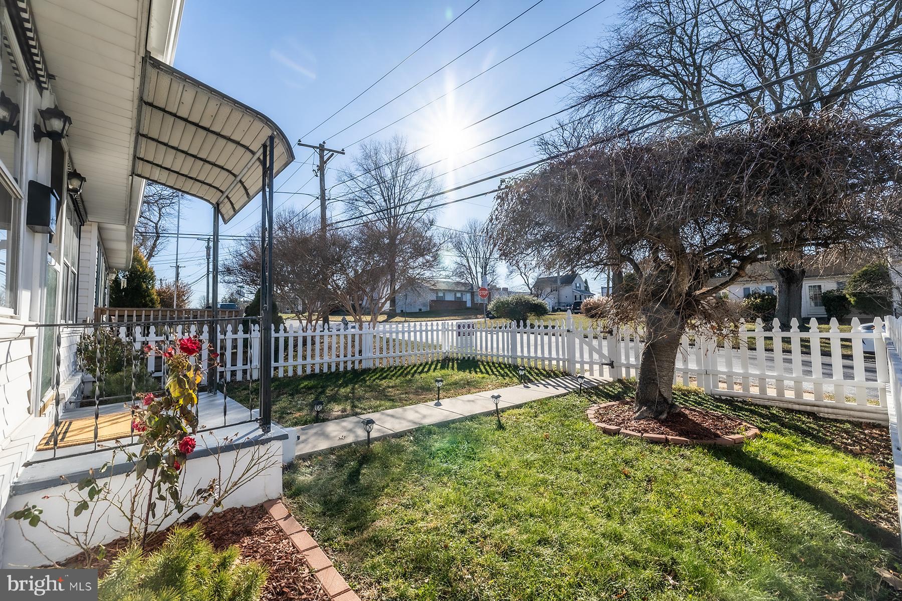 2803 BROADWAY AVENUE